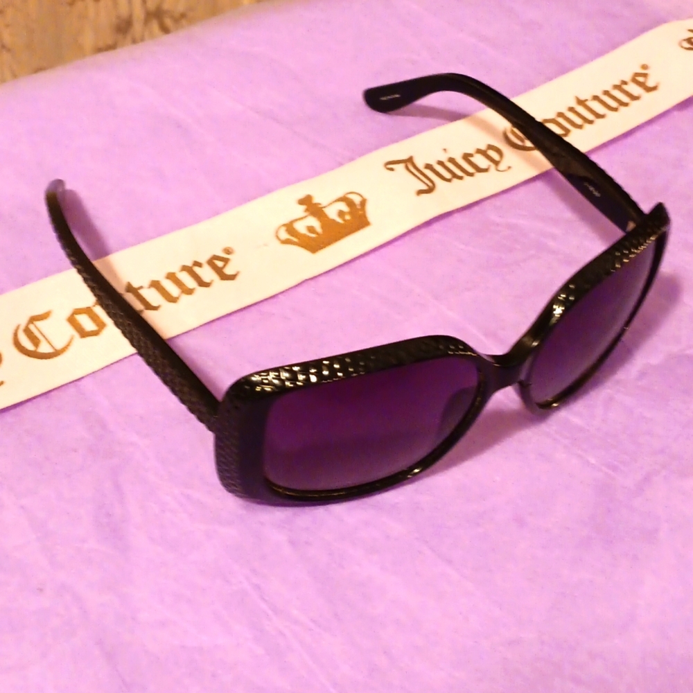 Juicy Couture Black Sunglasses With Case